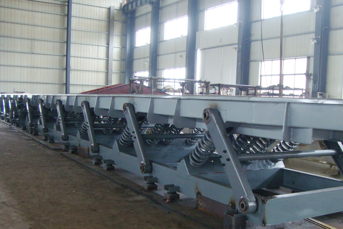 連桿振動(dòng)輸送機(jī)的分類(lèi)及性能優(yōu)勢(shì)